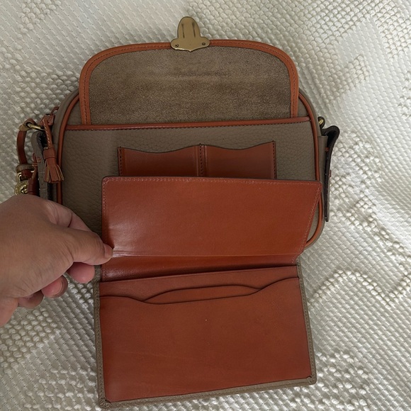 Rare Vintage Dooney and Bourke camera crossbody bag - Picture 10 of 16